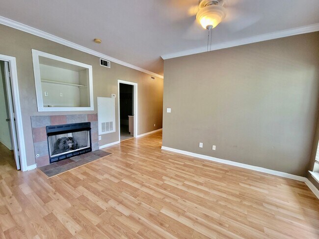 Foto del edificio - Two bedroom condo with garage - James Island
