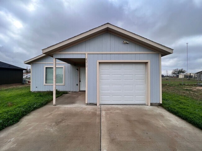Foto del edificio - Yellow house canyon, move in special!