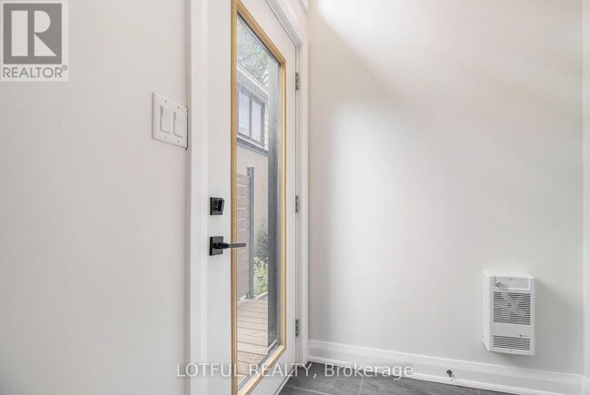 Building Photo - 411 Leighton Terrace