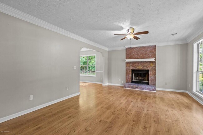 Foto del edificio - 2733 Oakwood Dr