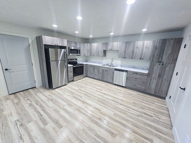 Foto del edificio - 308 E 13th St