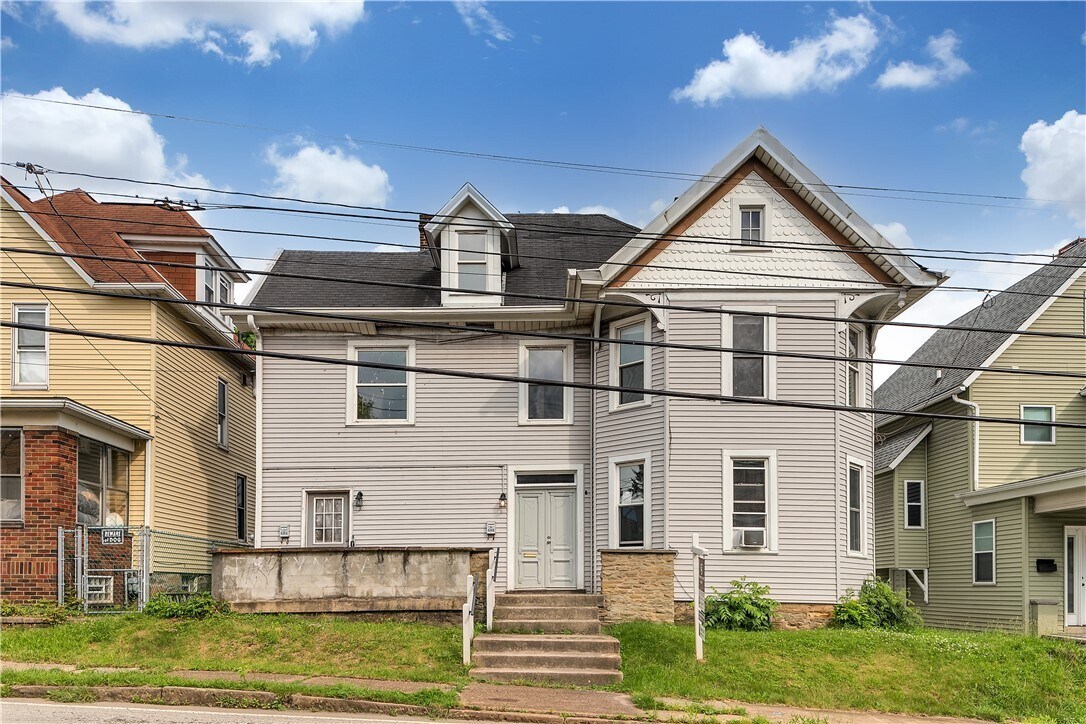 630 W Newton St Unit B, Greensburg, PA 15601 Apartments in Greensburg