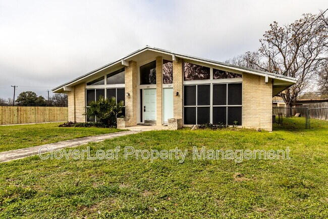 Foto del edificio - 319 Gaiety Ln