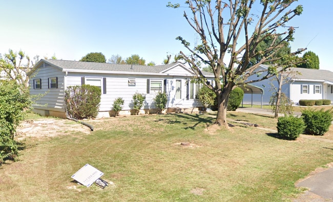 Building Photo - 1053 May Apple Dr