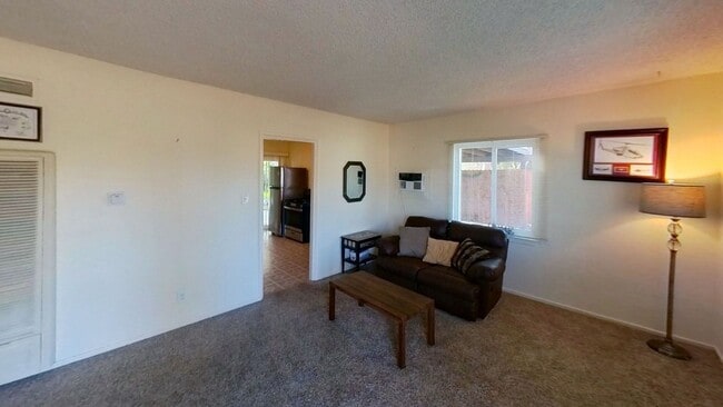 Building Photo - Price Reduction!! Sweet 3 Bed 1 Bath Home ...
