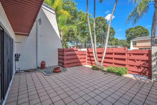 Foto del edificio - 3896 Meadow Ln