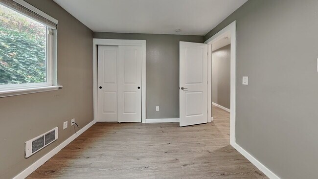 Foto del edificio - 1105 S Woodlawn St