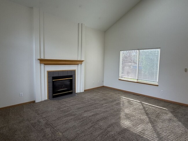Building Photo - 625 Brewer Dr