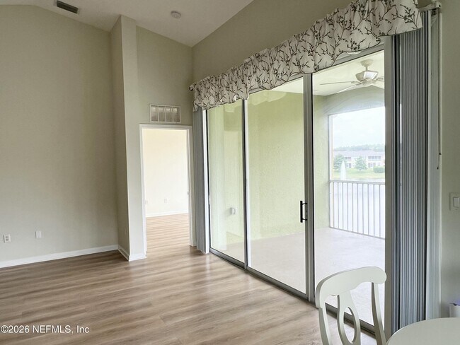 Foto del edificio - 6600 White Blossom Cir