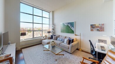 Building Photo - 360 Newbury St