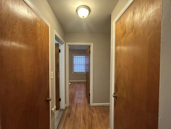 Foto del edificio - Charming Detroit Bungalow