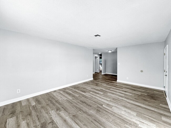 Foto del edificio - Charming Unfurnished Pinellas Park Home with Private Backyard! 3bed | 1 bath