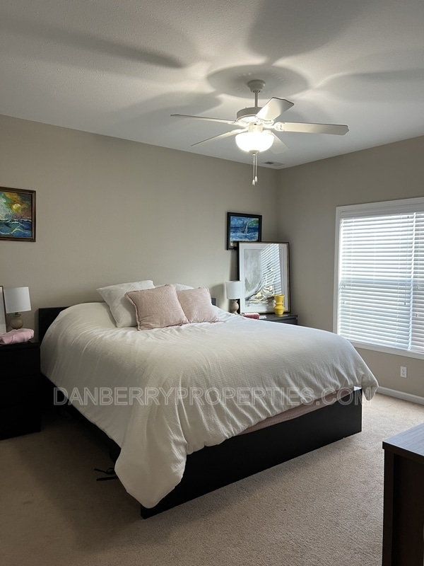Foto del edificio - 1473 River Park Ln