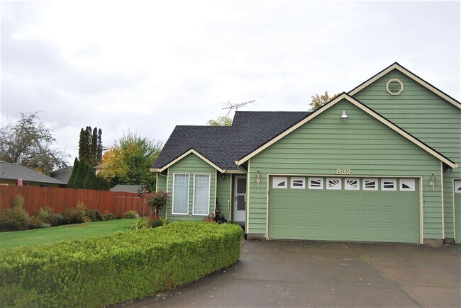 Building Photo - Well maintained 2Bd/2Ba Single Story Duple...