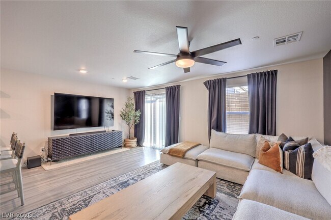 Foto del edificio - 4463 Honey Hls Ave