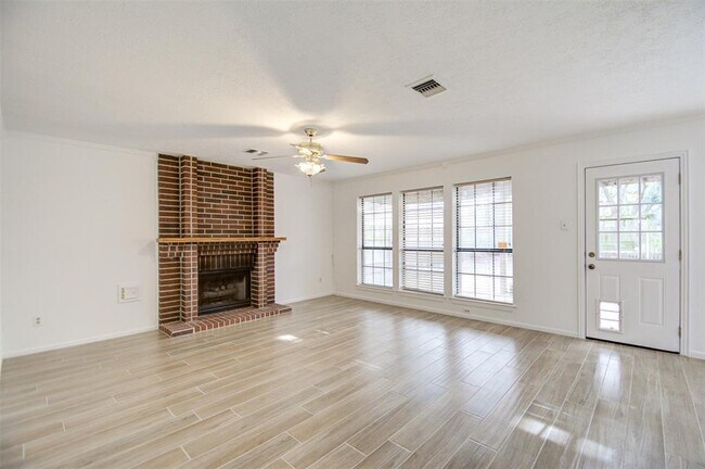 Building Photo - 6610 Inverness Way