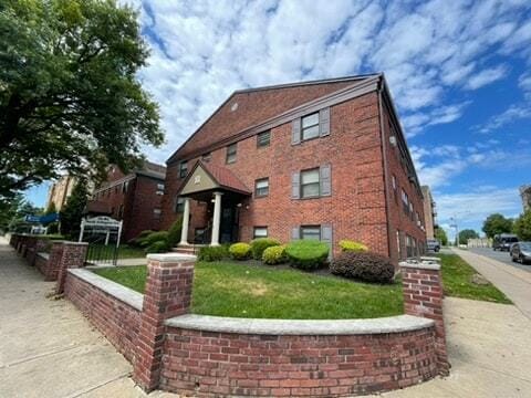 Foto del edificio - 75 N. Arlington Ave