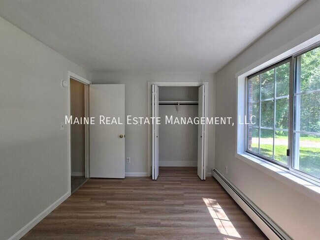 Building Photo - 20 Tall Pines Dr