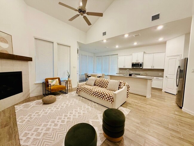 Área de estar - 3421 Goose Ln