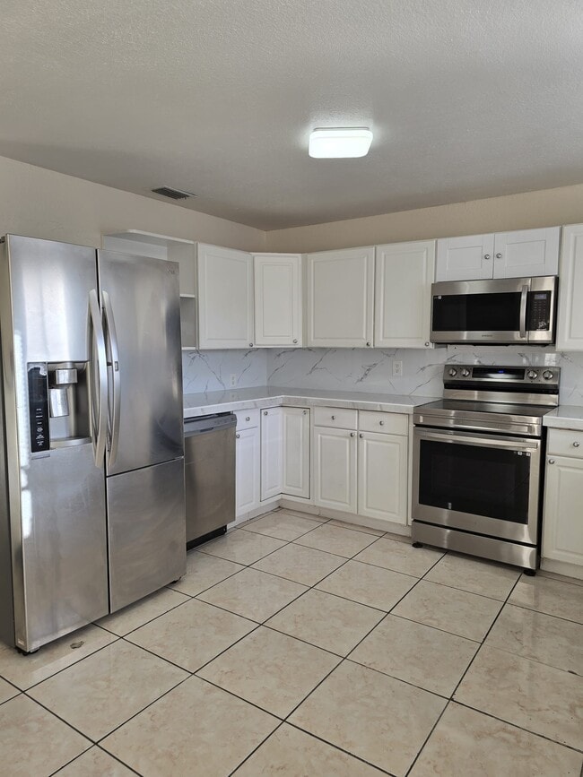 Foto del edificio - 28021 SW 142nd Ct