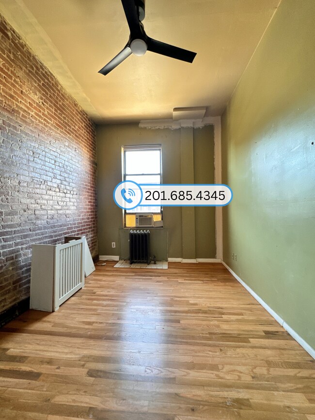 Building Photo - 337 Washington St