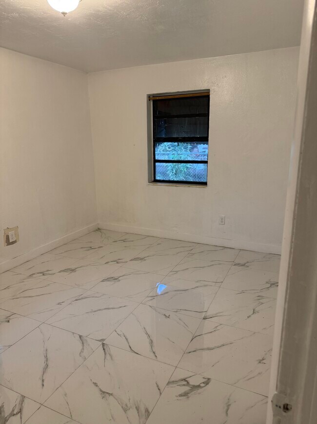 Foto del edificio - 16251 NE 18th Pl
