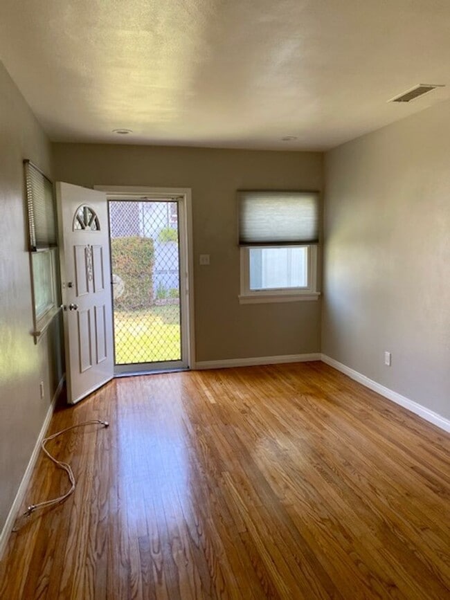 Photo - Penn Apartment