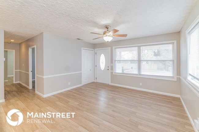 Building Photo - 5002 Seville Dr