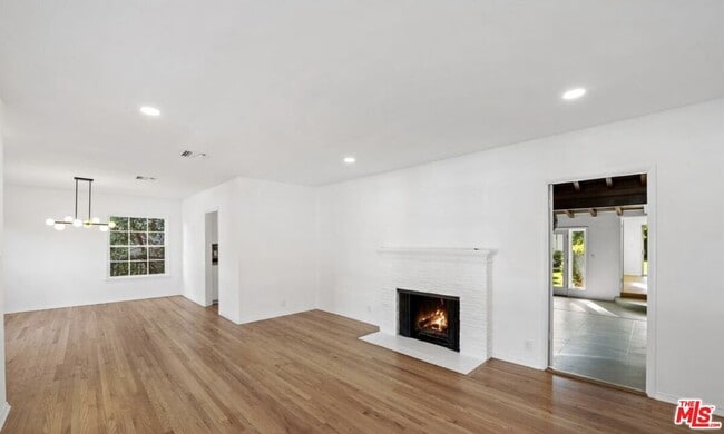 Building Photo - 15440 Dickens St