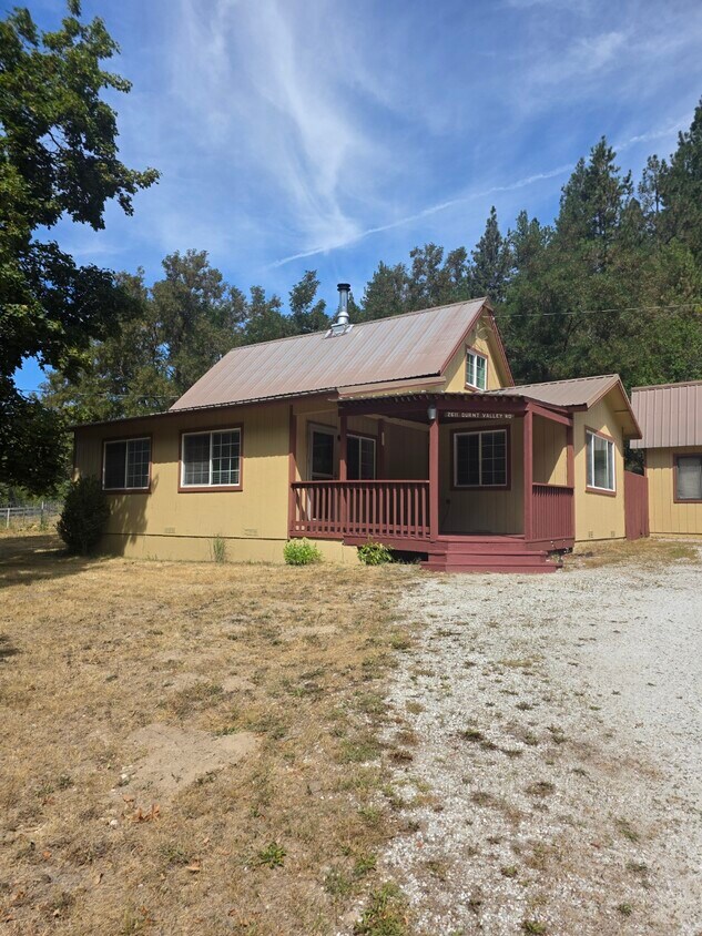 Primary Photo - 2611 Burnt Valley Rd