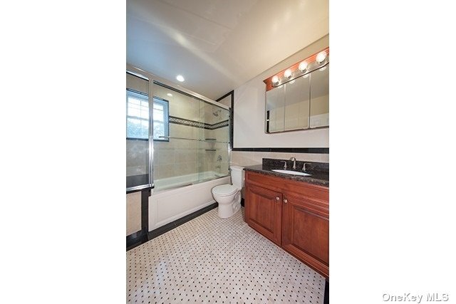 Building Photo - 100 Villa D'Est Dr