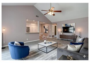 Building Photo - 1301 Thornridge Rd