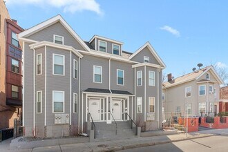 Building Photo - 6 W Cottage St