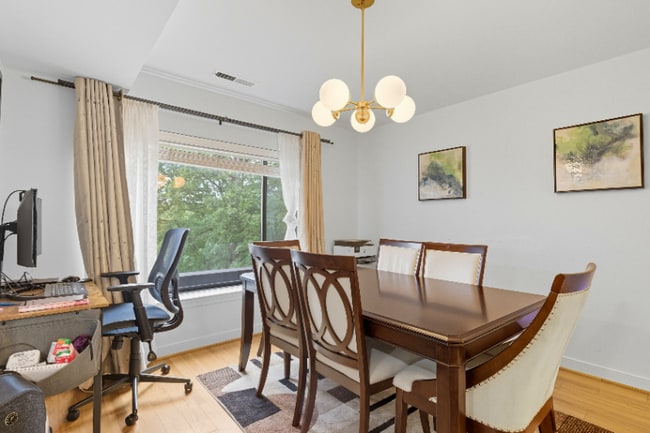 Foto del edificio - 11430 Strand Dr