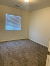 Building Photo - 2065 W Vineyard Ct