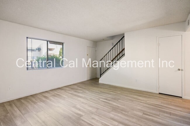 Building Photo - 3402 Ashe Rd