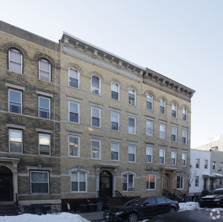 Primary Photo - 13 Clifford Pl