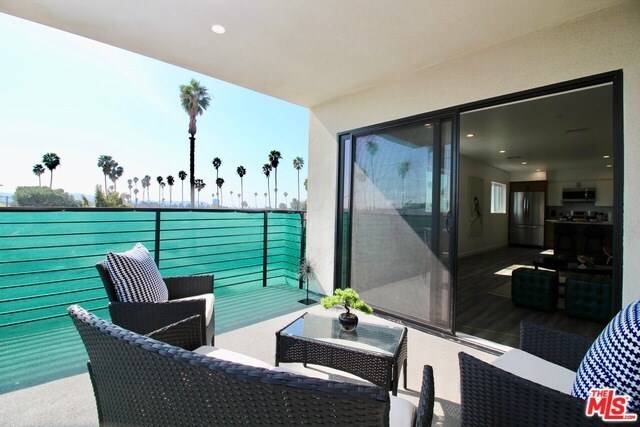 Foto del edificio - 1416 S Cloverdale Ave