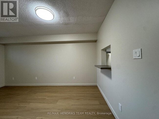 Building Photo - 56 Windward St