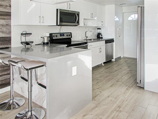 Building Photo - 9220 Biscayne Blvd