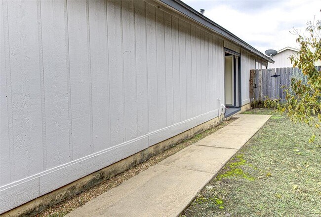 Building Photo - 6009 Richard Carlton Blvd