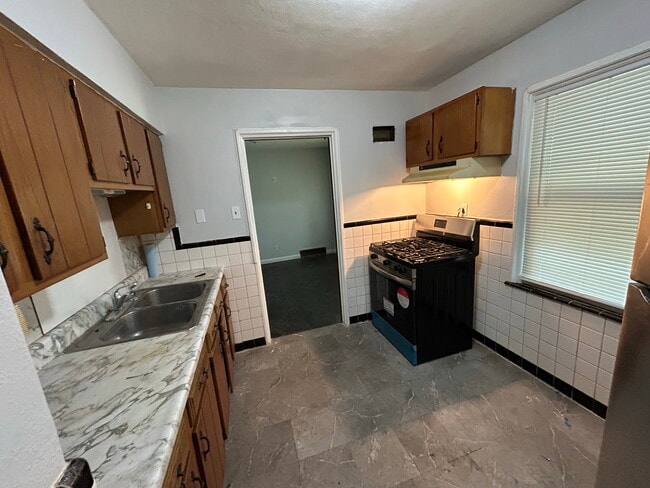 Building Photo - 2434 Akins Dr