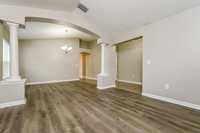Building Photo - 315 Delwood Breck St