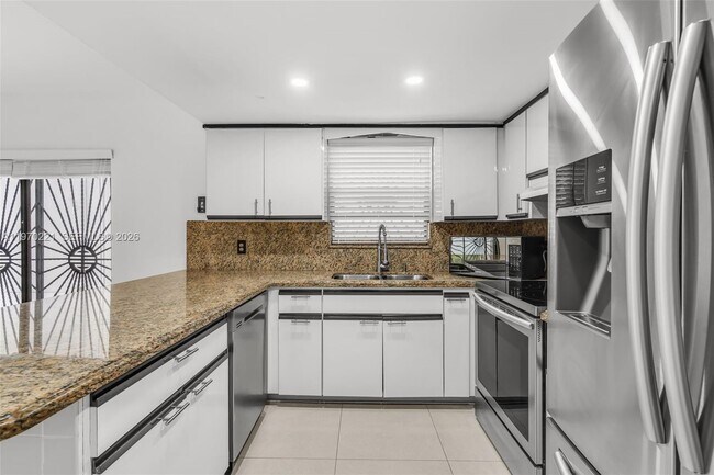 Foto del edificio - 9940 SW 136th Ct