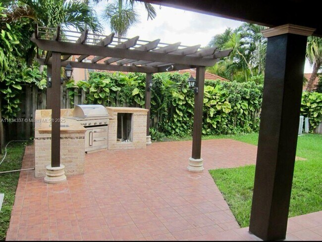 Foto del edificio - 13356 NW 8th Ln
