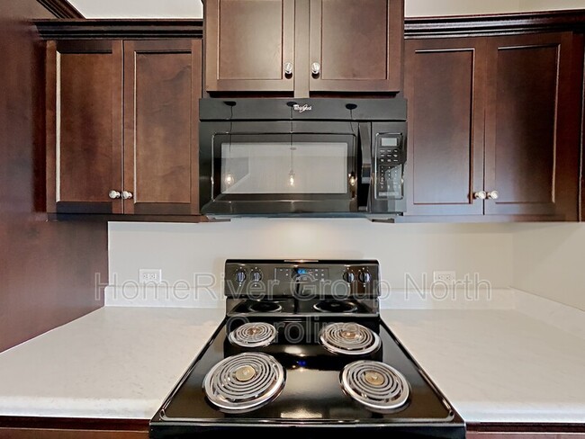 Building Photo - 3880 Tersk Dr