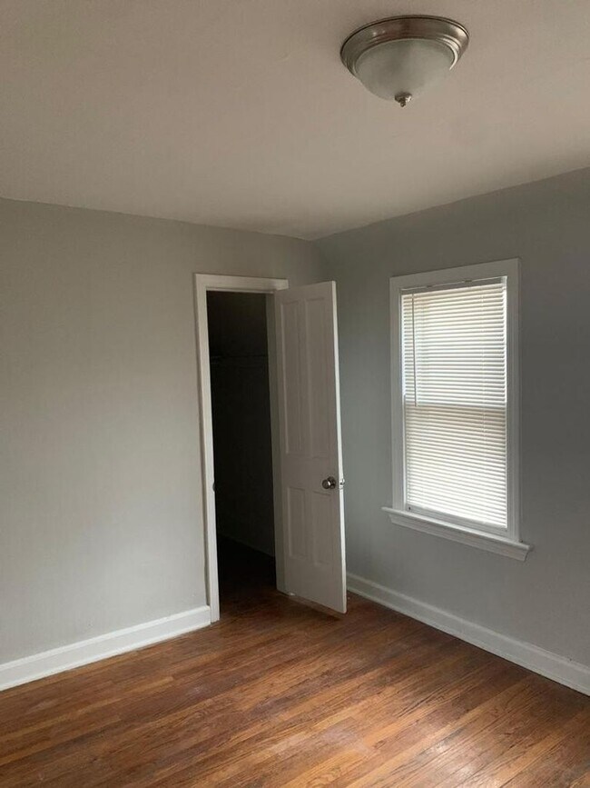 Foto del edificio - Newly renovated 2 bedrooms 1 bath duplex