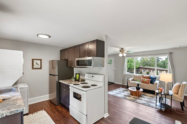 Foto del edificio - 3226 Halverson Ave