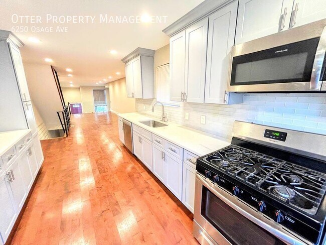 Building Photo - Spacious & Sleek 3BR/3BA with Home Gym and...