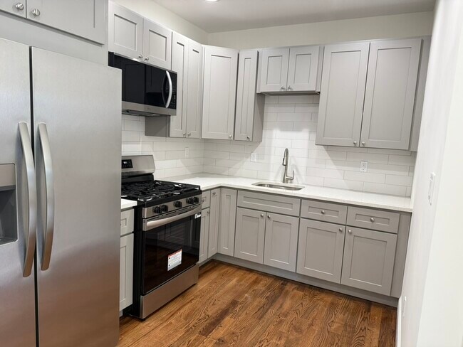 Foto del edificio - 272 Broadway